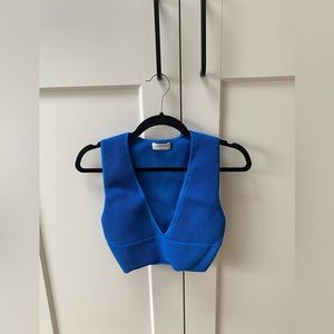 Aritzia Deep V sculpt Knit tank top